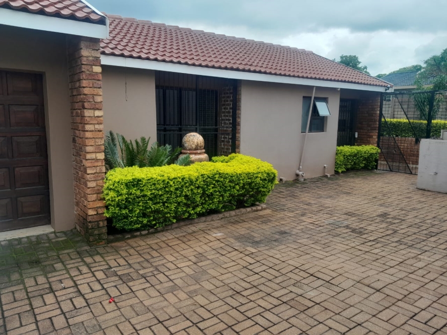 3 Bedroom Property for Sale in Safari Gardens North West